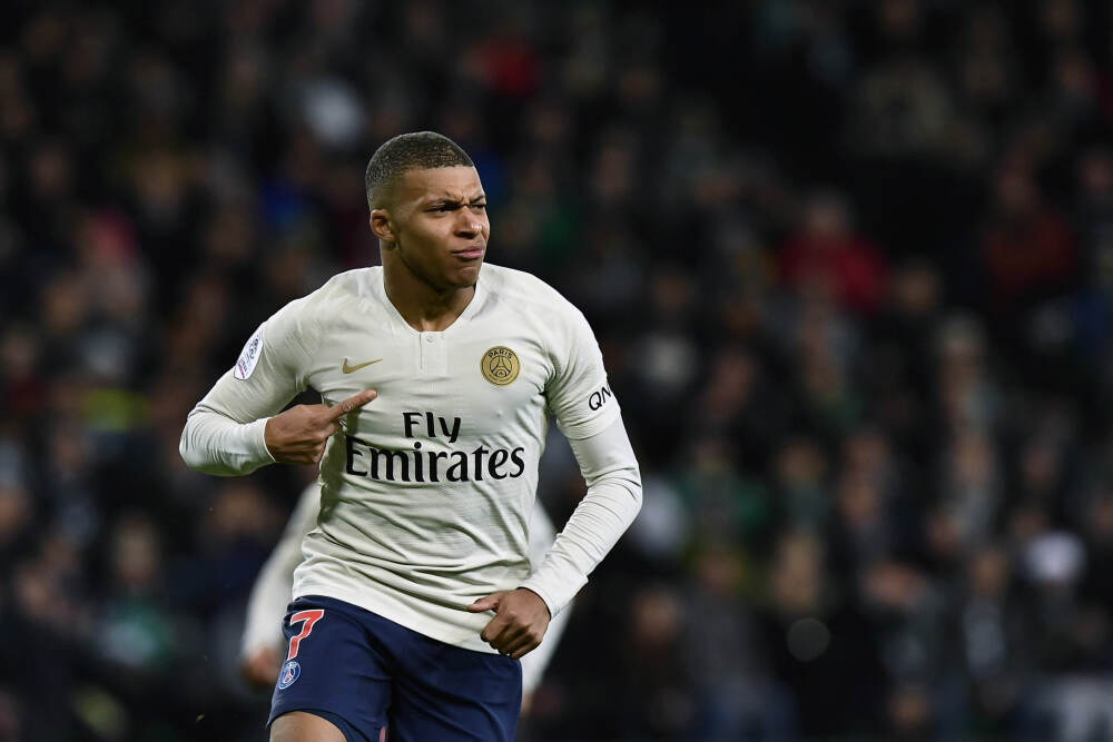 哪来的自信！一个替补，两年缺战85场，为什么敢拒绝9000万？